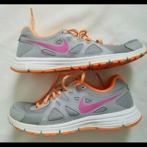 NIKE Revolution 2 Womens Running Shoes Size 7 USED